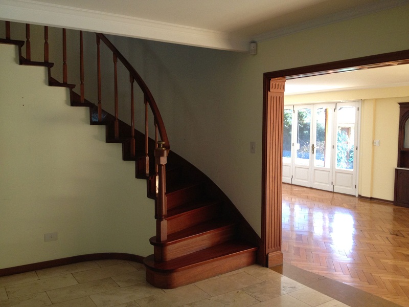 ESTRADA 2215 – Escalera