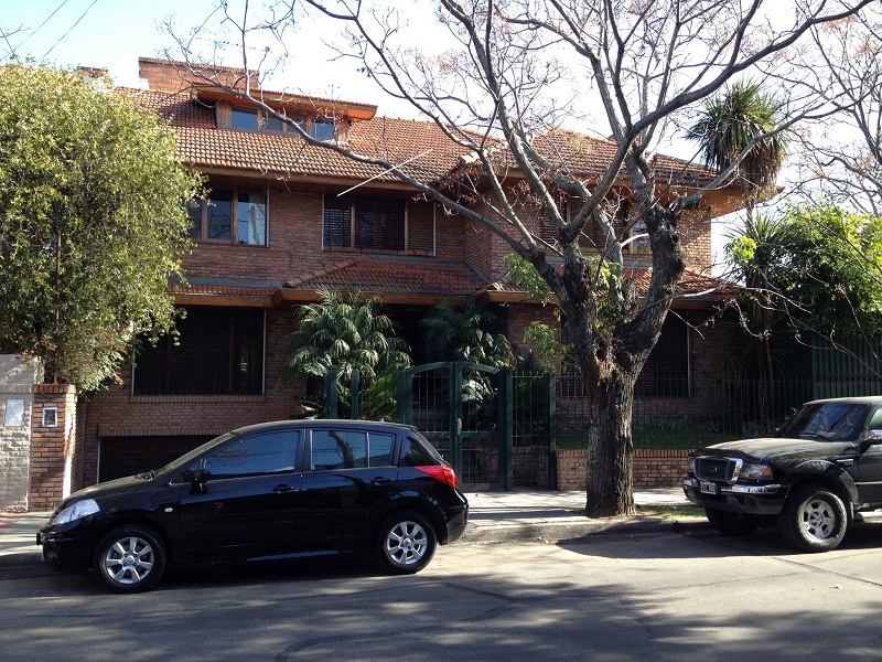 ESTRADA 2215 – Frente