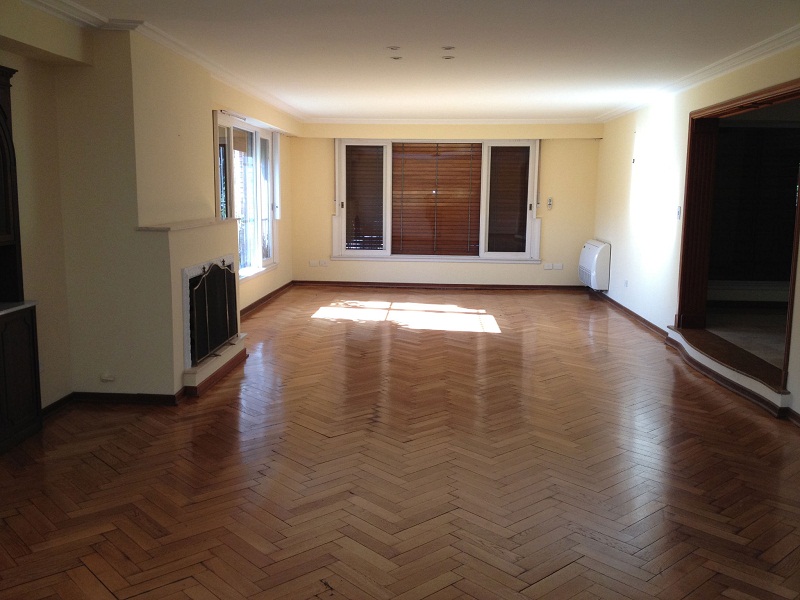 ESTRADA 2215 – Living