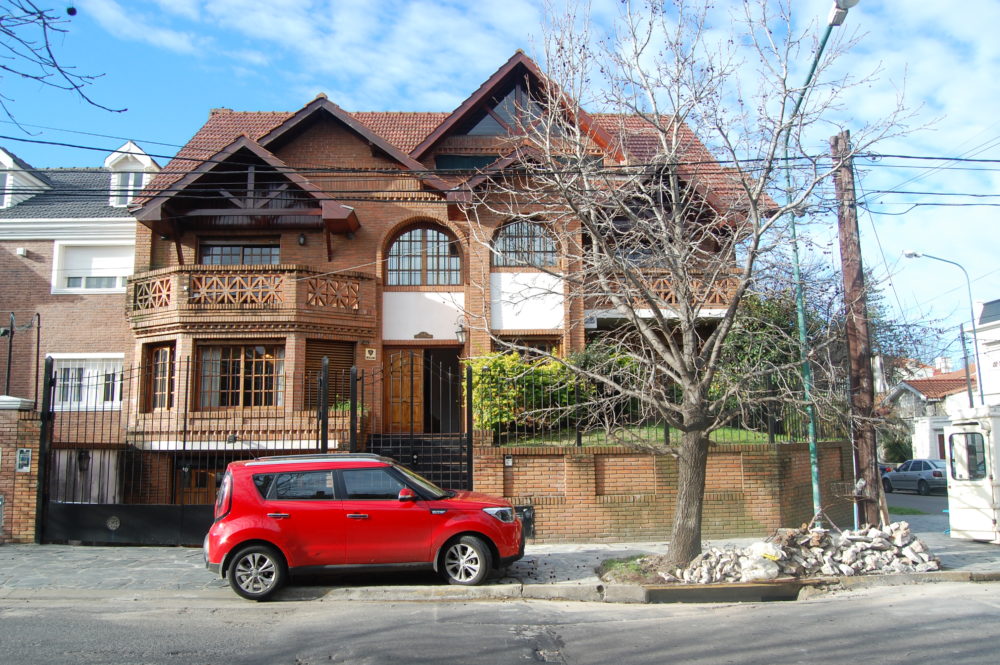 L de la Torre 909 – Frente